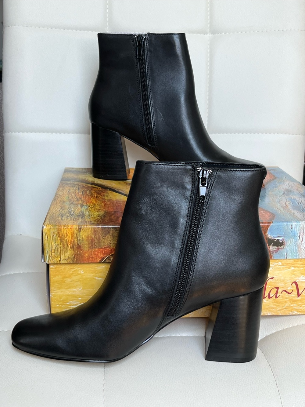 Bella Vita Black Leather Side-Zip Ankle Boots Office minimalist